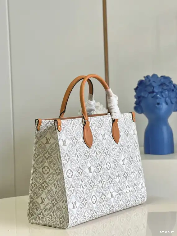 LOUIS ONTHEGO MM VUITTON 0327